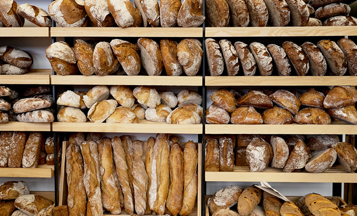 étagères de pain
